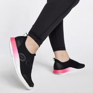 Oofos OOMG Sport Low Shoe Pink Fade Pull On Sneakers Size 7.5 Women's Shoes